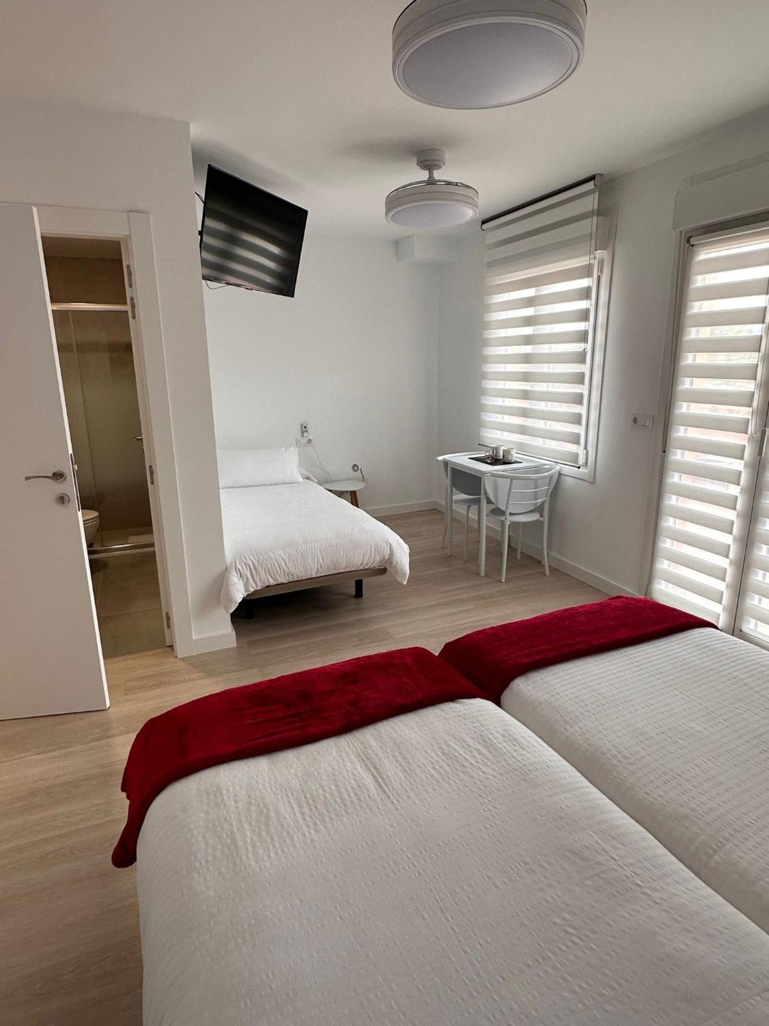 Hostal A La Sombra Del Laurel Наваррете Экстерьер фото