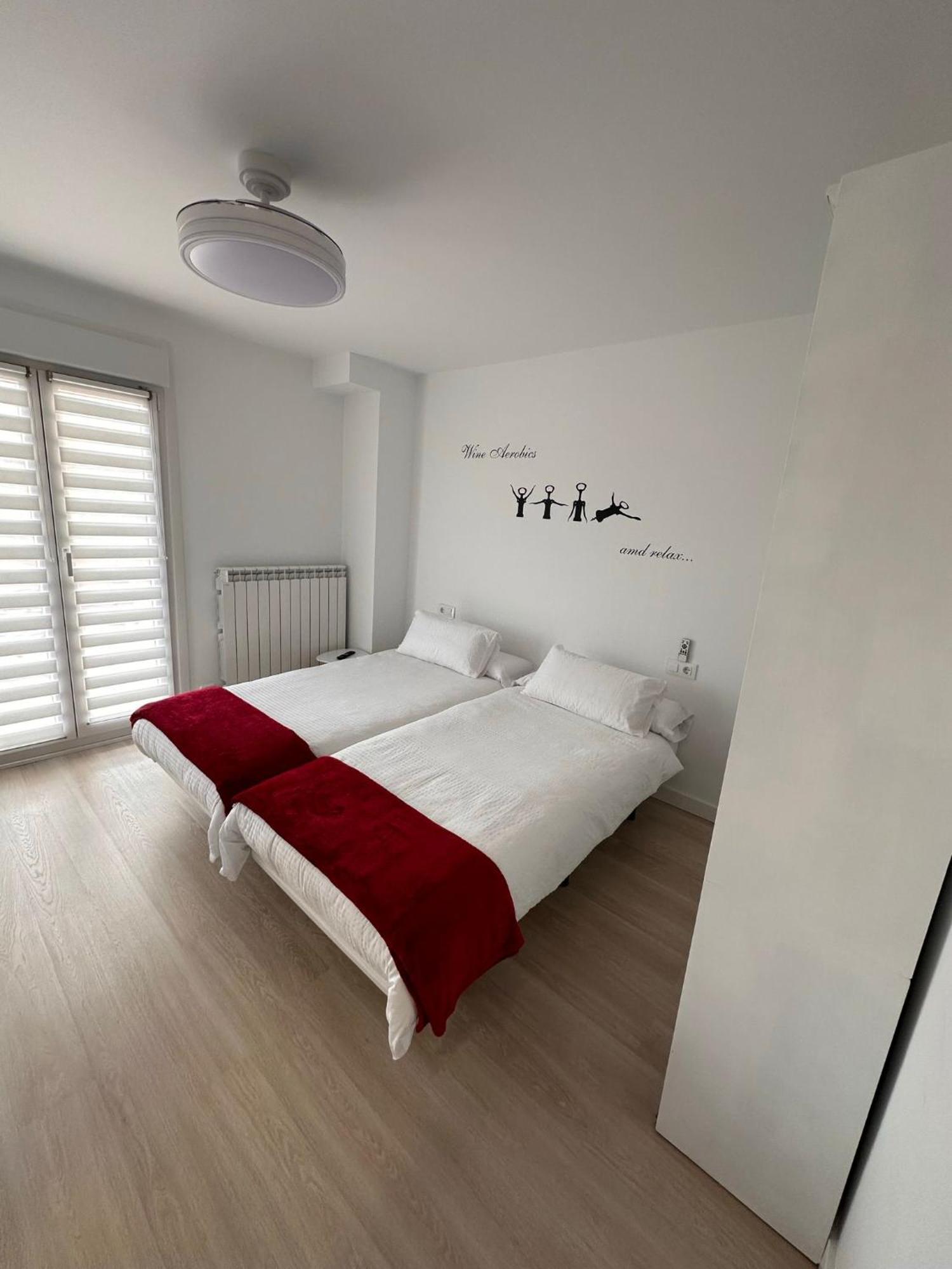 Hostal A La Sombra Del Laurel Наваррете Экстерьер фото