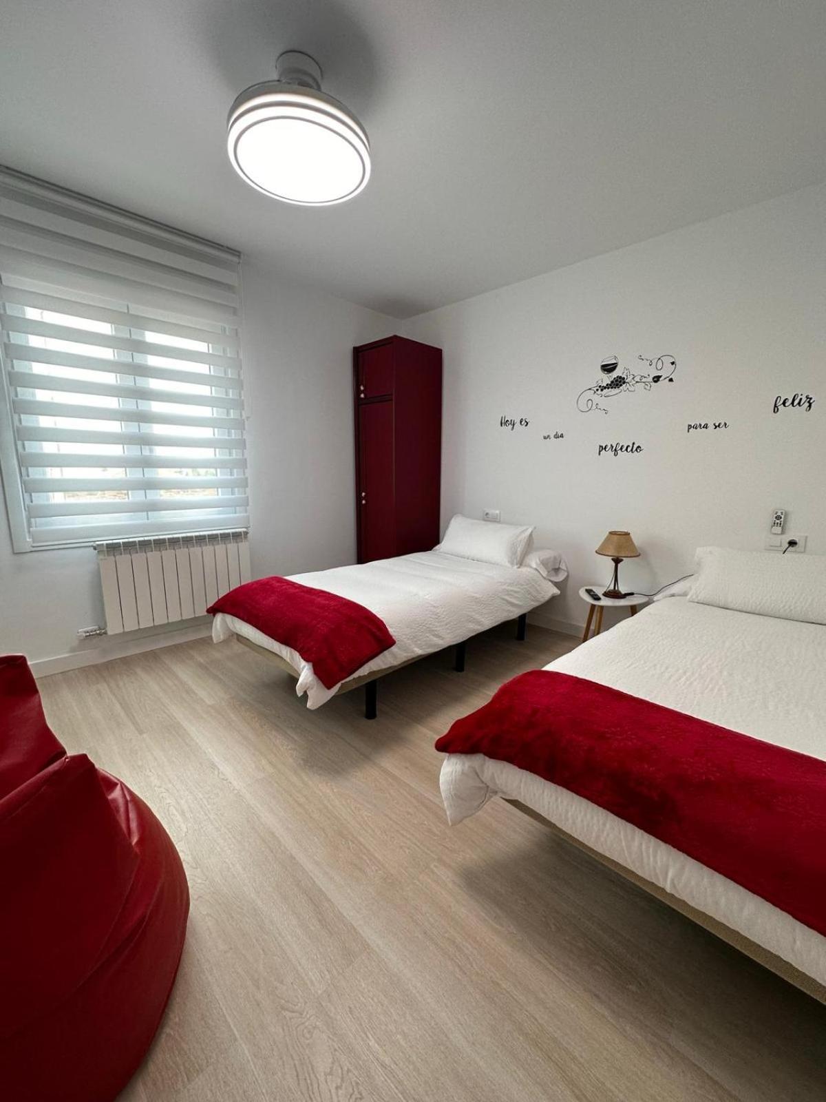 Hostal A La Sombra Del Laurel Наваррете Экстерьер фото
