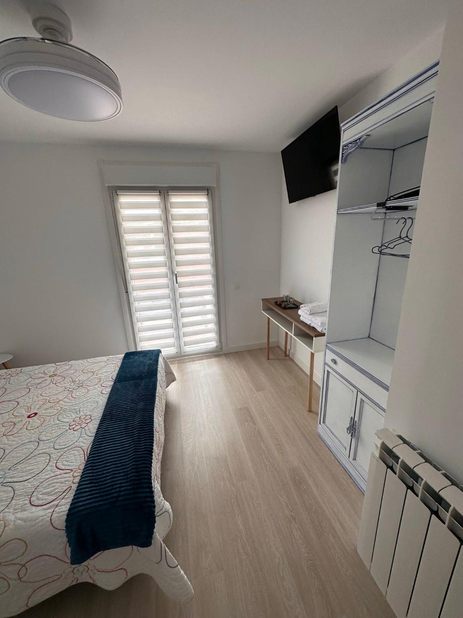Hostal A La Sombra Del Laurel Наваррете Экстерьер фото