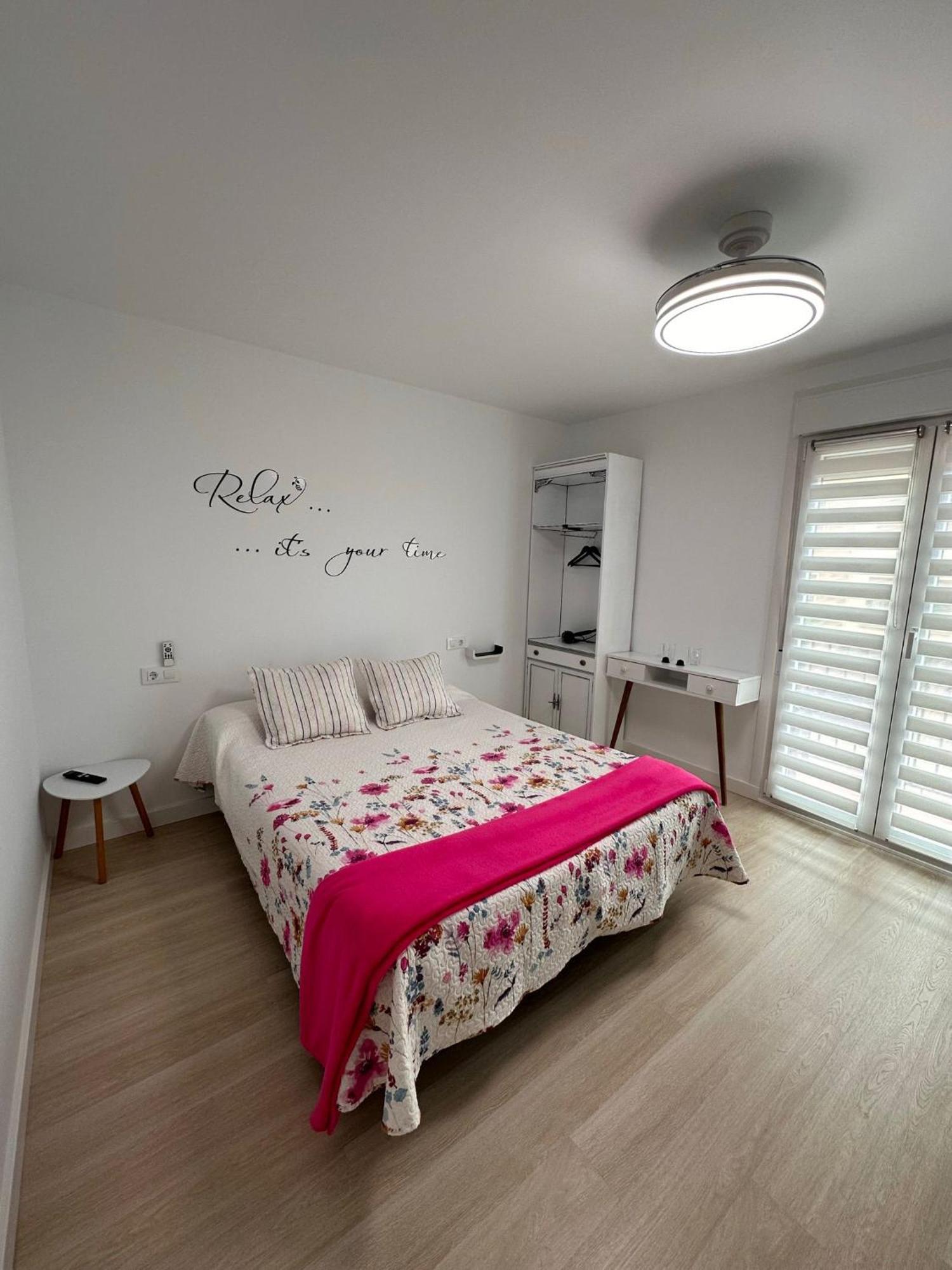 Hostal A La Sombra Del Laurel Наваррете Экстерьер фото