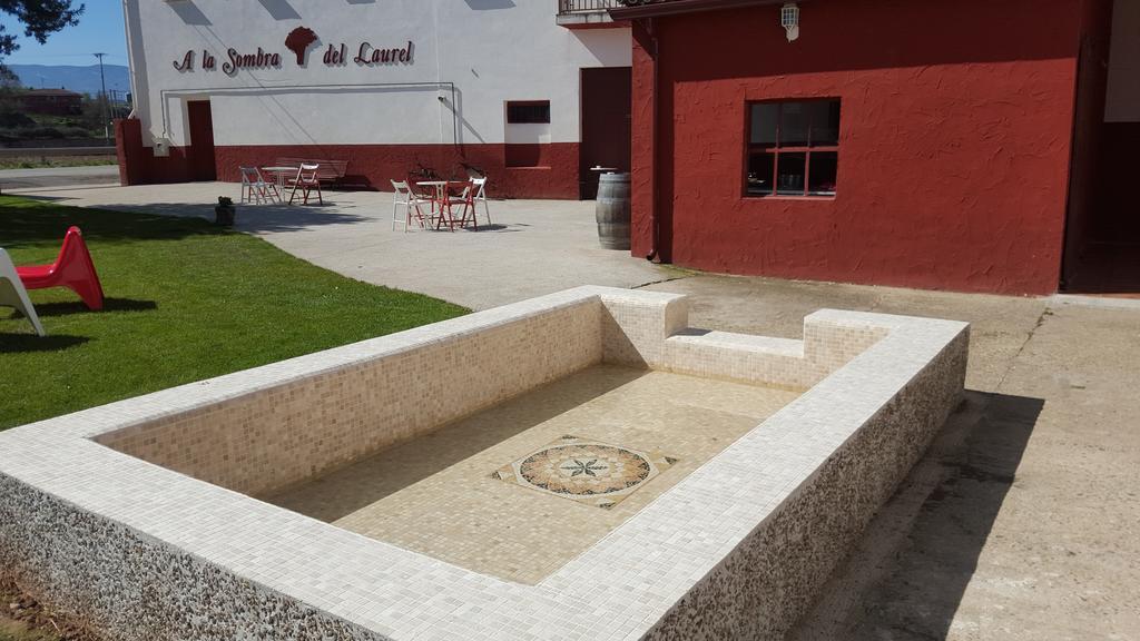 Hostal A La Sombra Del Laurel Наваррете Экстерьер фото